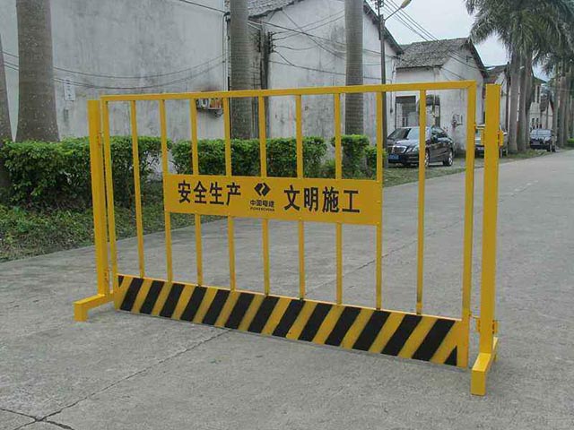 基坑防護護欄常見施工護欄造價究竟為多少？