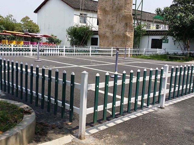 金屬柵欄